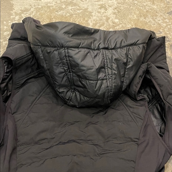 lululemon Another
Mile Vest Size 14 - Picture 13 of 16